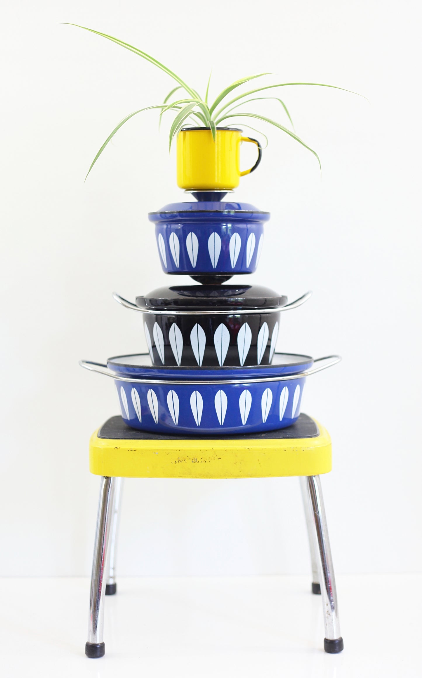 SOLD - Vintage Cathrineholm Black & White Enamel Lotus 1.5 Qt Stock Pot