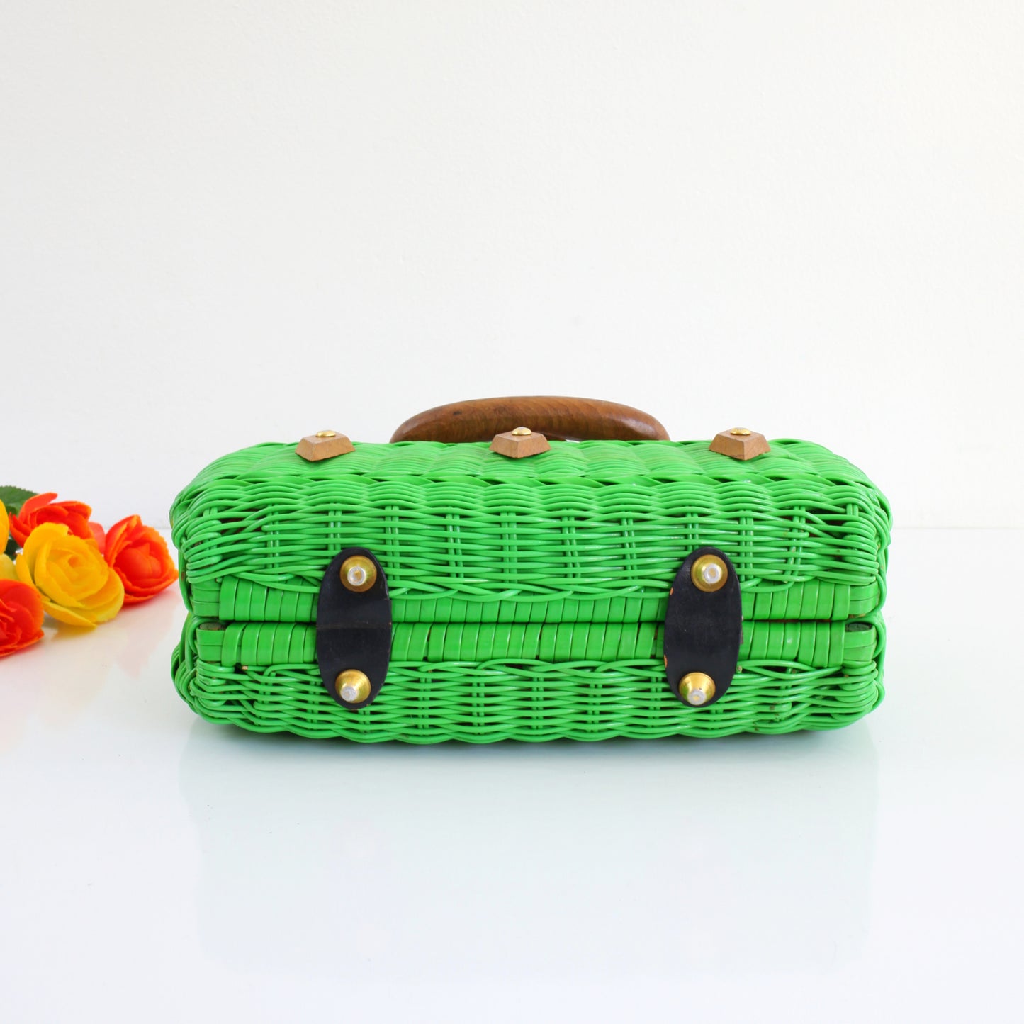 Vintage Kelly Green Woven Plastic Purse from Hong Kong