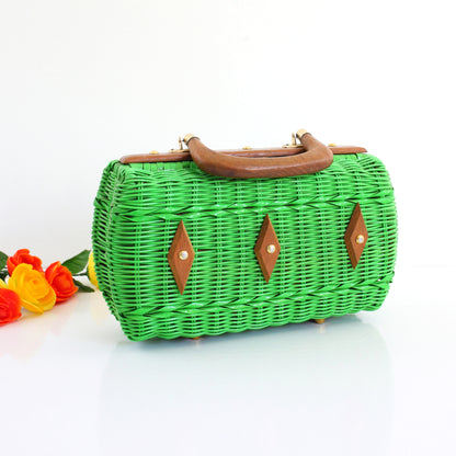 Vintage Kelly Green Woven Plastic Purse from Hong Kong