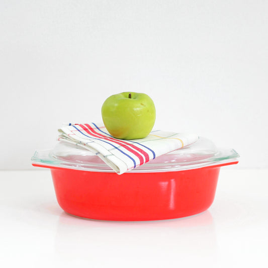 SOLD - Vintage Red Pyrex 2.5 Quart Casserole Dish