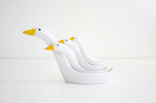 SOLD - Vintage Porcelain Geese Measuring Spoon Set / Retro Avon Swan Measuring Spoons