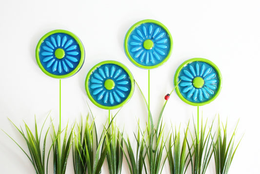 SOLD - Vintage Colorflo Daisy Lucite Coasters / Mid Century Resin Flower Coasters