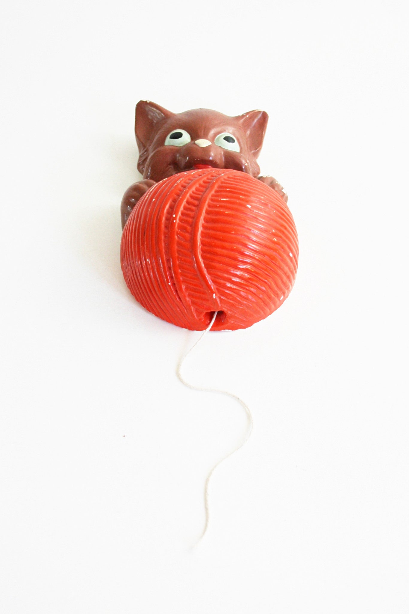 SOLD - Vintage Plaster Kitten String Holder / 1940s Chalkware Cat String Dispenser
