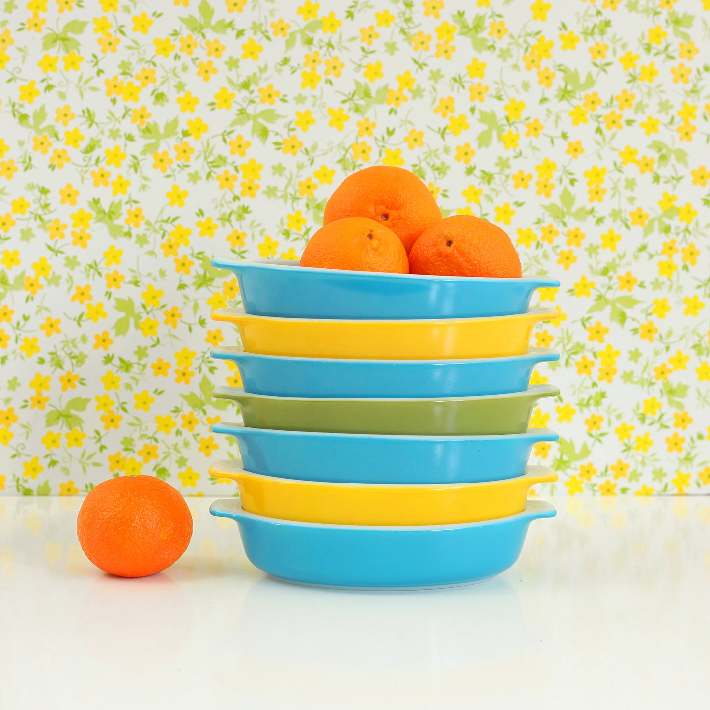 SOLD - Vintage Pyrex Pixie 10oz Casserole Dish