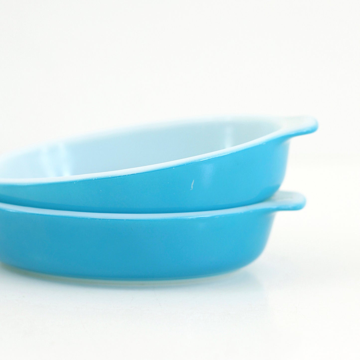SOLD - Vintage Pyrex Pixie 10oz Casserole Dish