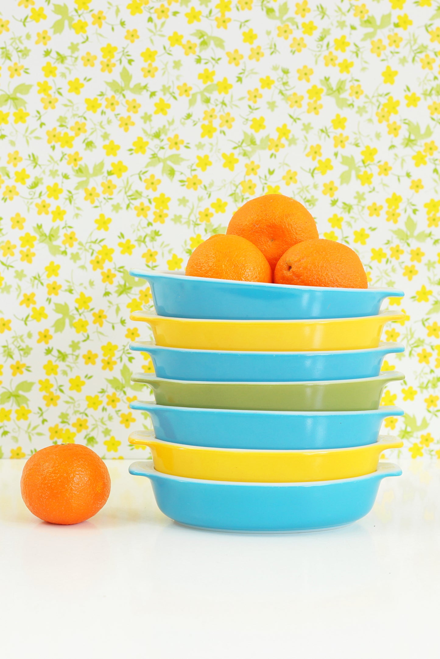 SOLD - Vintage Pyrex Pixie 10oz Casserole Dish