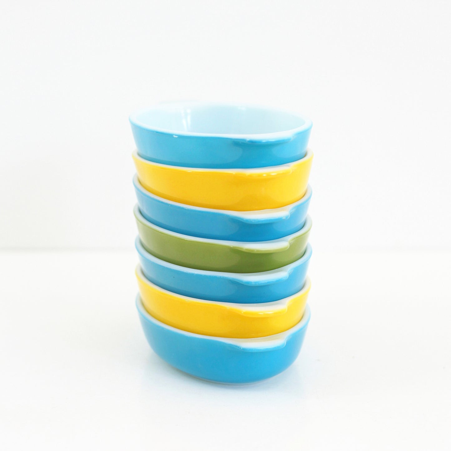 SOLD - Vintage Pyrex Pixie 10oz Casserole Dish