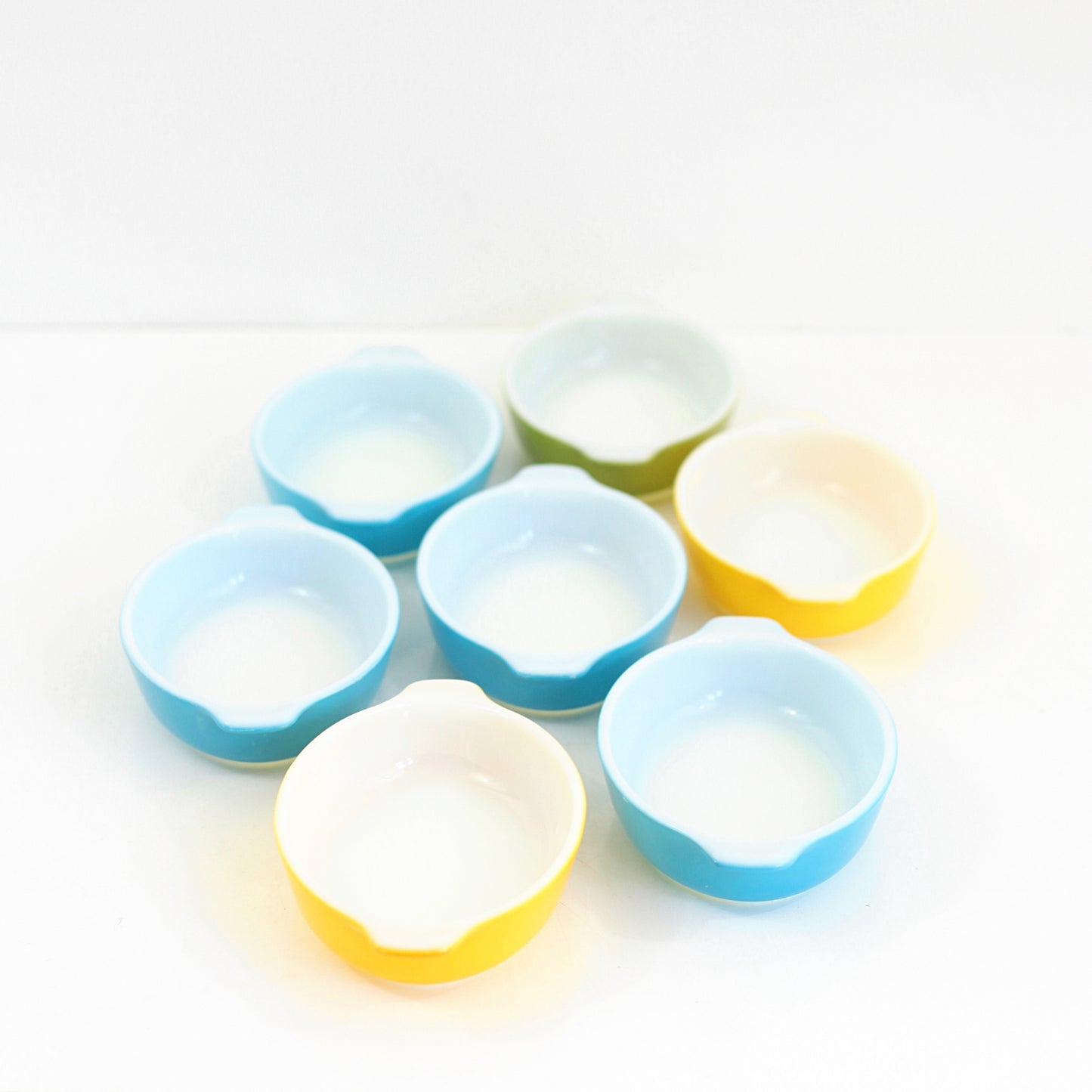 SOLD - Vintage Pyrex Pixie 10oz Casserole Dish