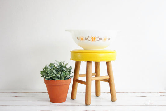SOLD - Vintage Town and Country 4Qt Pyrex Cinderella Mixing Bowl