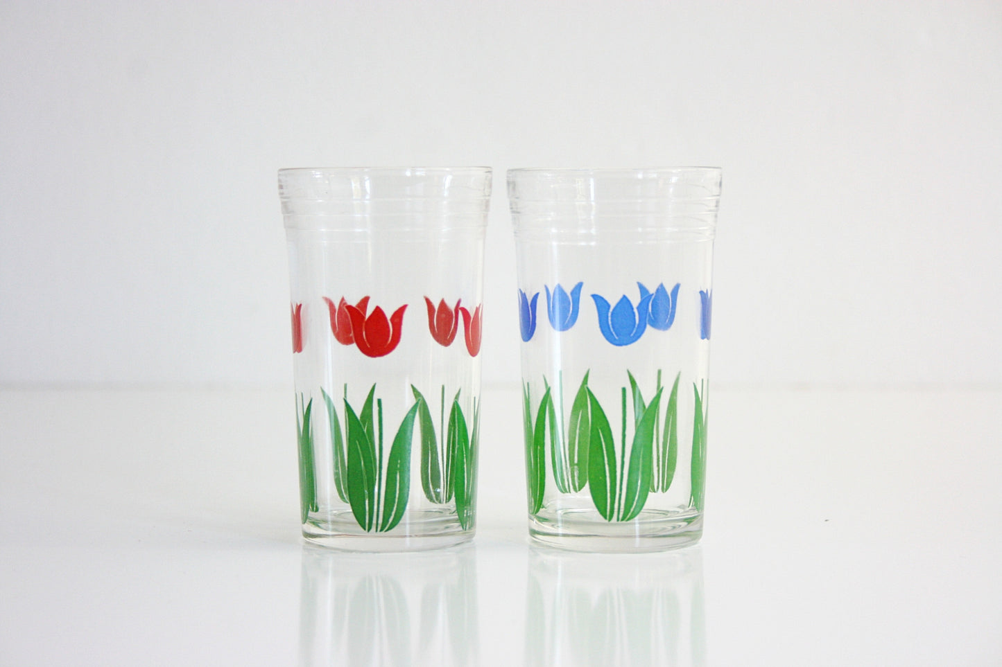 SOLD - Vintage 1930s Swanky Swigs Tulip Glasses / Depression Era Flower Juice Glasses