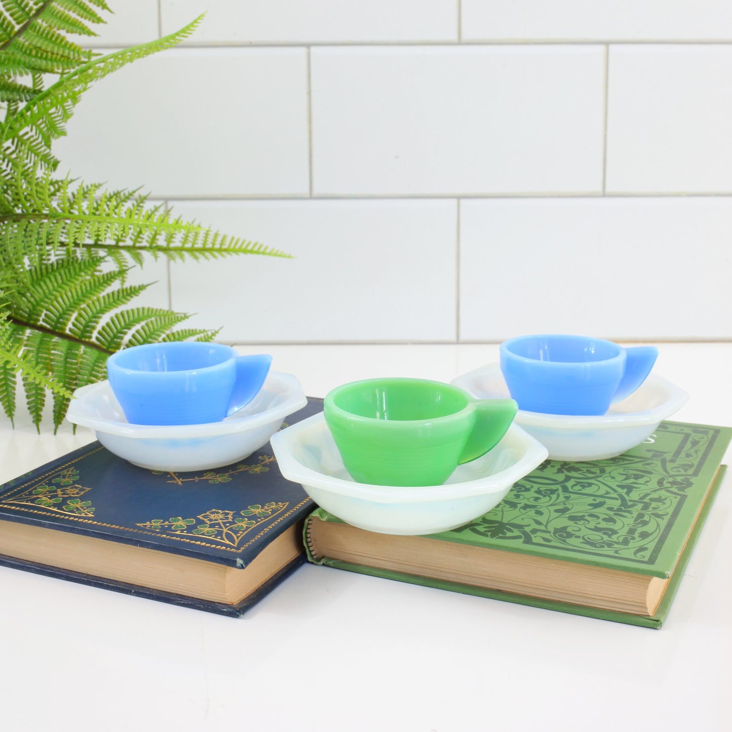 SOLD - Vintage 1940s Akro Agate Child's Tea Set