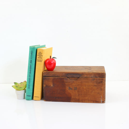 SOLD - Vintage Henry The Fourth No. 19 Wooden Cigar Box