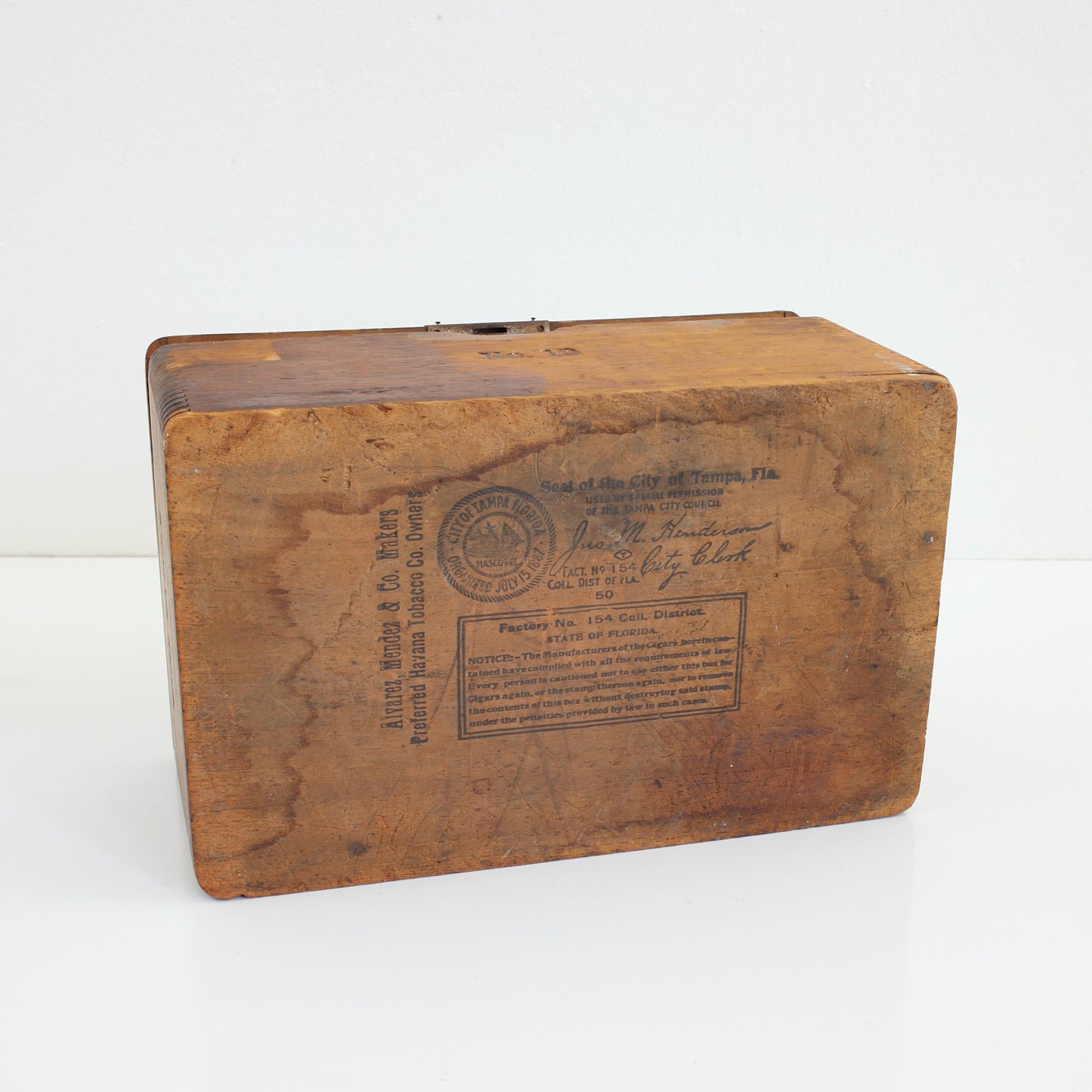 SOLD - Vintage Henry The Fourth No. 19 Wooden Cigar Box